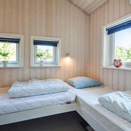 Strandskaden Xii Romo